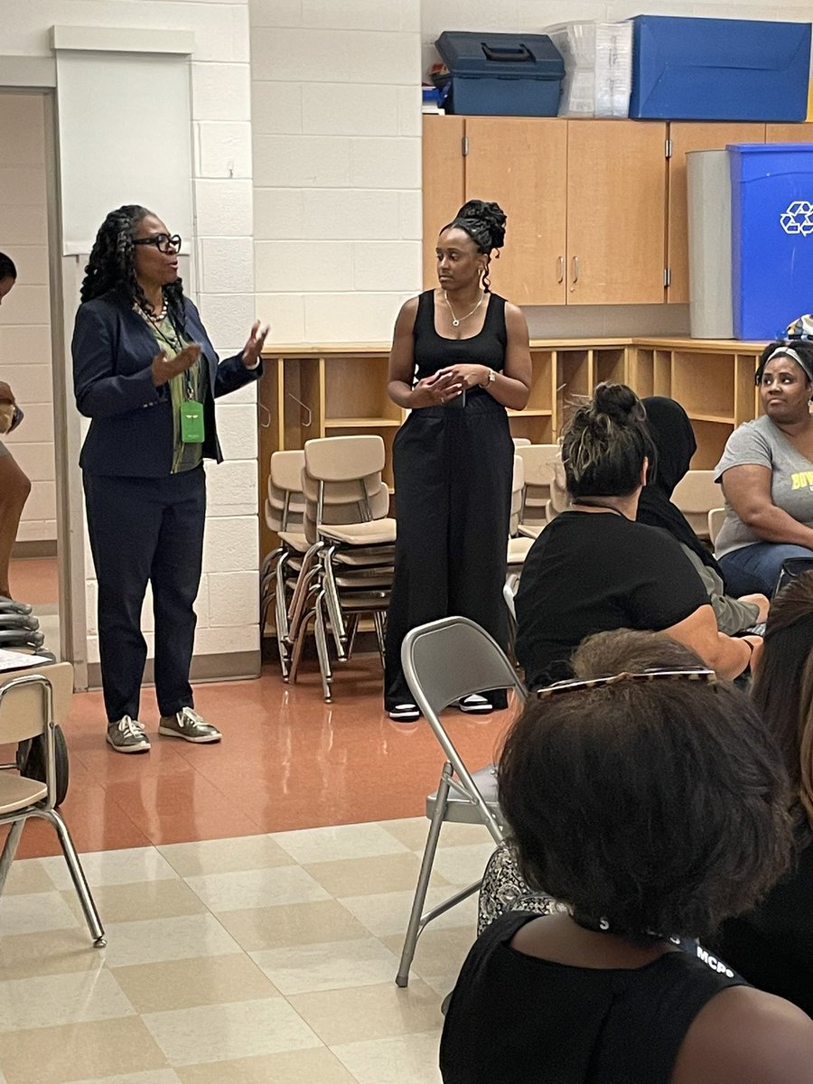 CSL_BelPreElem's tweet image. Yesterday’s site visit @BelPrePandas went well. I enjoyed meeting and sharing with fellow Community Schools’ members. Hope everyone got something out of it! @LearnerDSLI @CSMCPS_Leader @CSconnect_MCPS @MCPS @csspecialist77