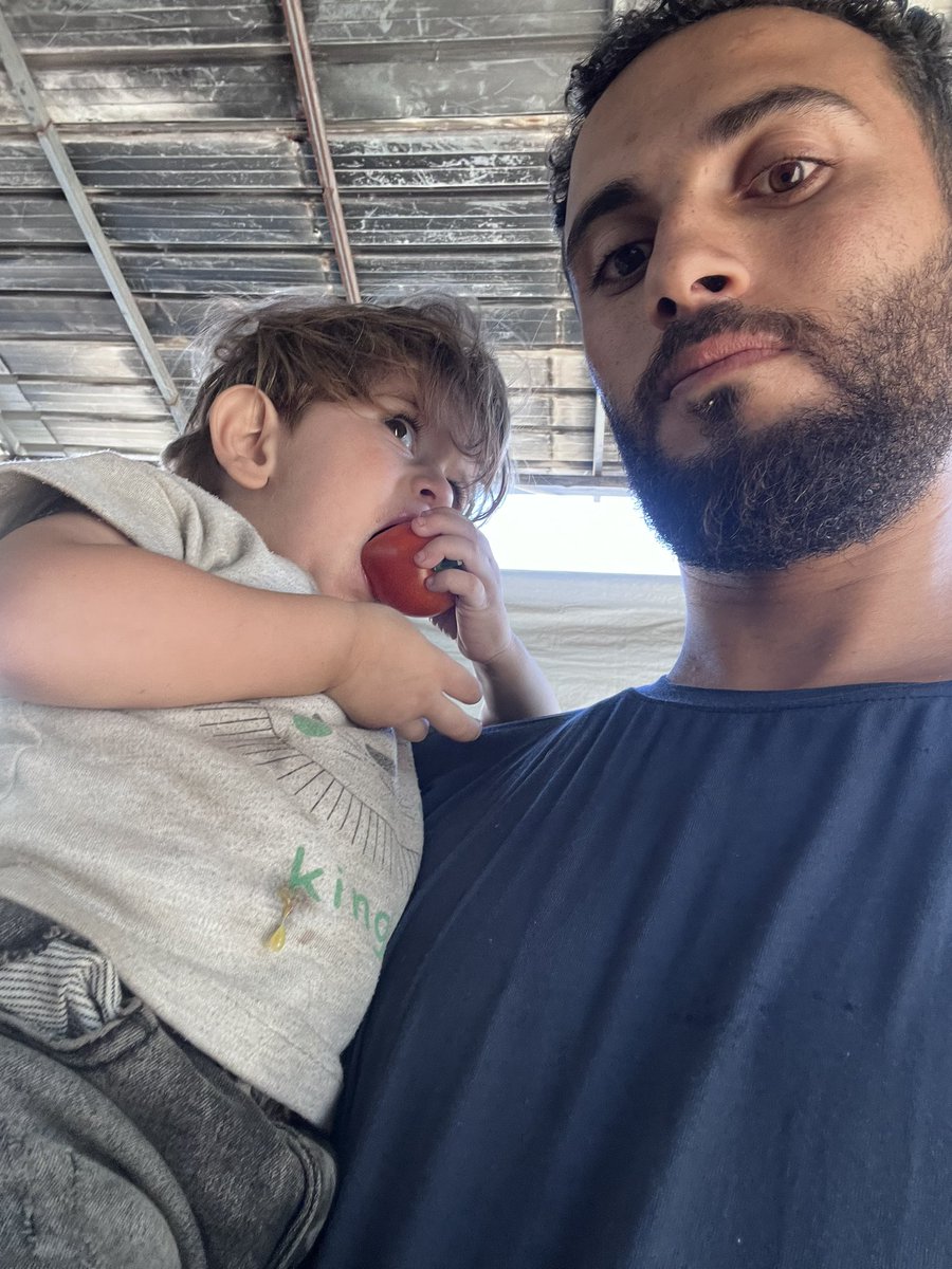 GazaMohi's tweet image. بمناسبة المساعدات الاردنية
تكلفة حبة البندورة الوحدة الي اصغر من ايد ابني ب10 شيكل
تخيلوا لو المساعدات تدخل
كم حيصير سعر حبة البندورة؟