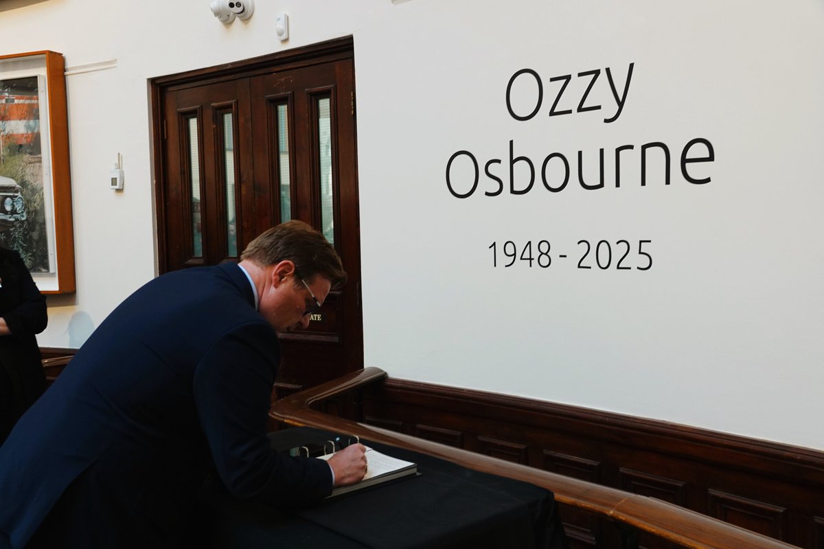BrumLeader's tweet image. It was an honour to pay my respects to the Prince of Darkness at @BM_AG today where a book of condolence has been opened in his memory.
Ozzy's legacy will live long into the future, and the tributes being paid here in Birmingham and across the world show just how loved he was.
