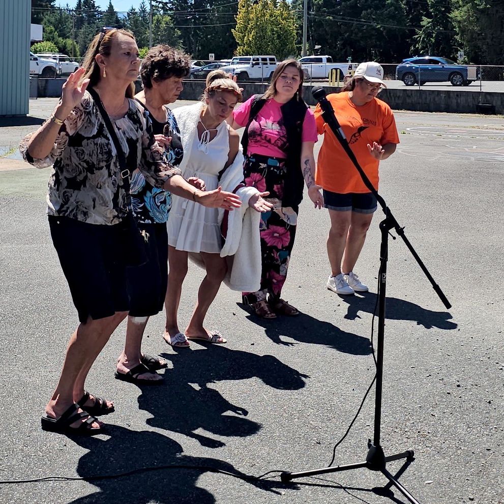 BCFMWU's tweet image. Capt. Gurpreet Singh Bajwa represented BCFMWU at the Nuu-chah-nulth Picnic in the Park with Khalsa Aid Nanaimo, in Port Alberni July 12. The event brought families together for food, culture and connection. 🧡 #UnionProud #CommunityCare