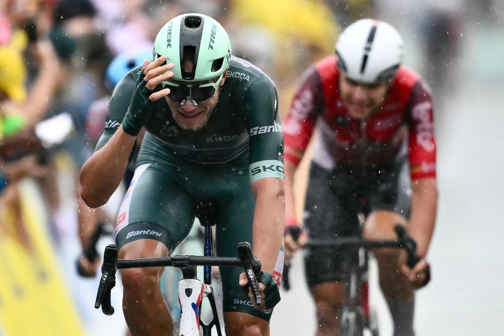 rouleur's tweet image. Jonathan Milan stomped to his second win at this Tour de France, winning the reduced bunch sprint on stage 17
Full results: l8r.it/Bbk1
