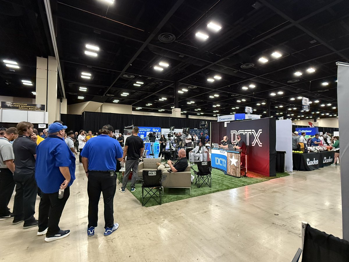 FullImpactorg's tweet image. In the presence of greatness this weekend @THSCAcoaches convention! So cool watching @dctf do their thing 🎤💪🏼