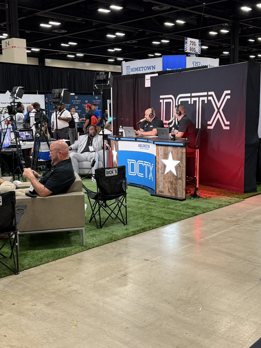 FullImpactorg's tweet image. In the presence of greatness this weekend @THSCAcoaches convention! So cool watching @dctf do their thing 🎤💪🏼