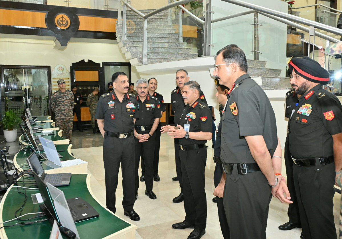 adgpi's tweet image. #GeneralUpendraDwivedi, #COAS delivered the Keynote Address at the Training Advisory Group Meeting 2025 held at the Manekshaw Centre, #NewDelhi.
#COAS addressed senior military leaders and training institutes, highlighting evolving operational challenges and the changing nature…