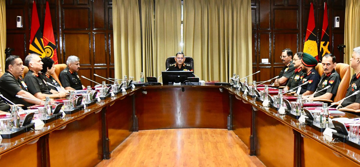 adgpi's tweet image. #GeneralUpendraDwivedi, #COAS delivered the Keynote Address at the Training Advisory Group Meeting 2025 held at the Manekshaw Centre, #NewDelhi.
#COAS addressed senior military leaders and training institutes, highlighting evolving operational challenges and the changing nature…