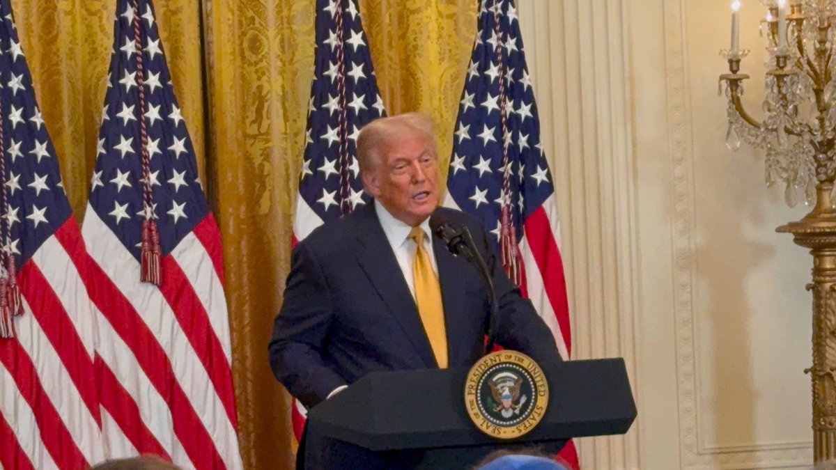 RepHouchin's tweet image. Last night, @HouseGOP joined President Trump at the White House to celebrate six months of historic wins:
✅ One Big Beautiful Bill passed
✅ Rescissions package delivered
✅ Prices down, jobs up
✅ Border crossings at historic lows
✅ American energy unleashed
✅ Gas prices &…