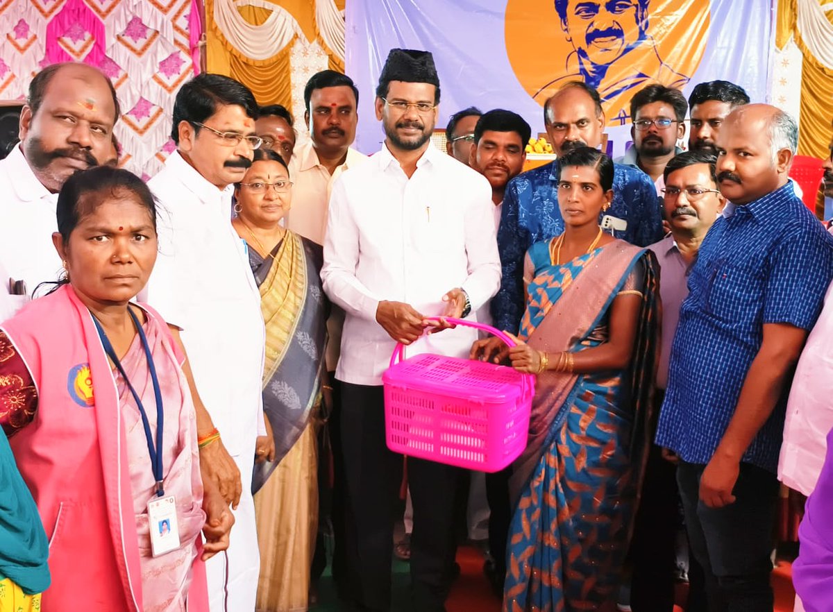 tmmkhqofficial's tweet image. மணப்பாறை தொகுதியில் உங்களுடன் ஸ்டாலின் திட்ட சிறப்பு முகாமில் நலத்திட்ட உதவிகளை வழங்கிய ப.அப்துல்சமது எம்.எல்.ஏ
facebook.com/share/p/1EQ13w…
#mmkitwing  #abdulsamadmla  #மணப்பாறை #Manapparai
@Kalaignarnews @News18TamilNadu @news7tamil @PttvNewsX @sunnewstamil @TamilTheHindu