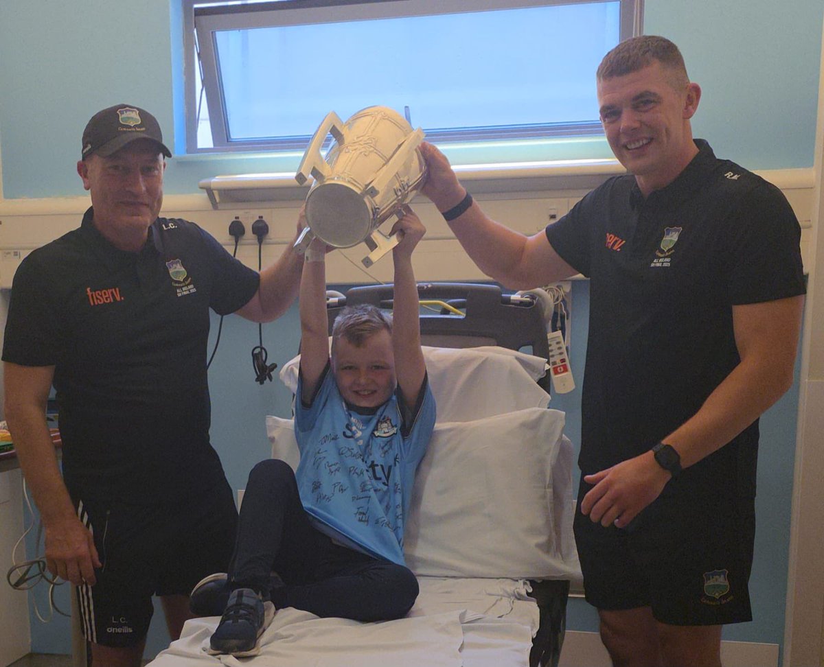 OscarsKidsIE's tweet photo. We're so thrilled that OK member Oscar got to hold the Liam MacCarthy Cup when the Tipperary GAA Hurling team visited Crumlin this week!🙌 https://t.co/B3JwNp5XX5