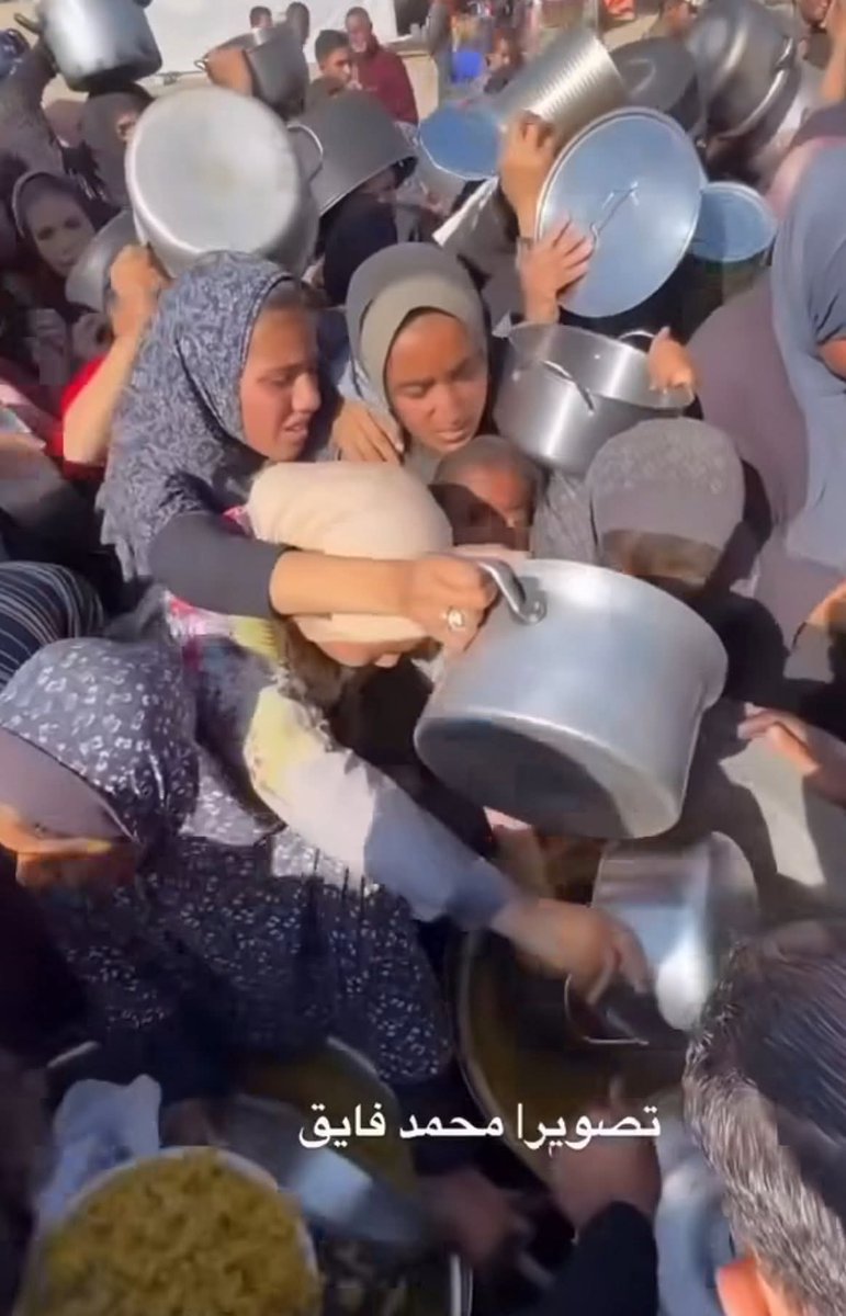 EslamFrom's tweet image. Guys, we need to collect $200 for my family to buy flour and vegetables. My children are screaming from hunger. We are unable to face the famine in Gaza.