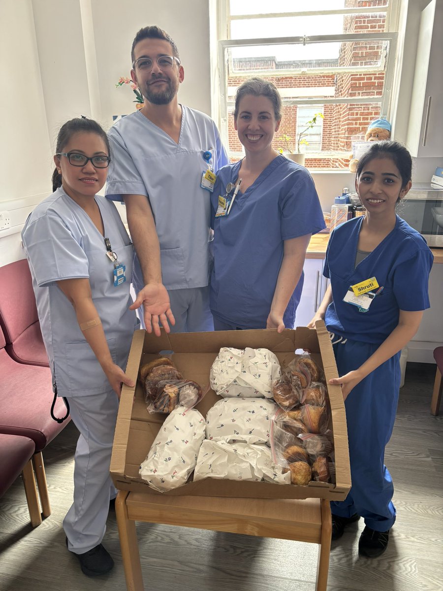 Treats delivered to staff in ICU 1 <a href="/WhippsHosp/">WhippsCrossHospital</a> .🙏🏿