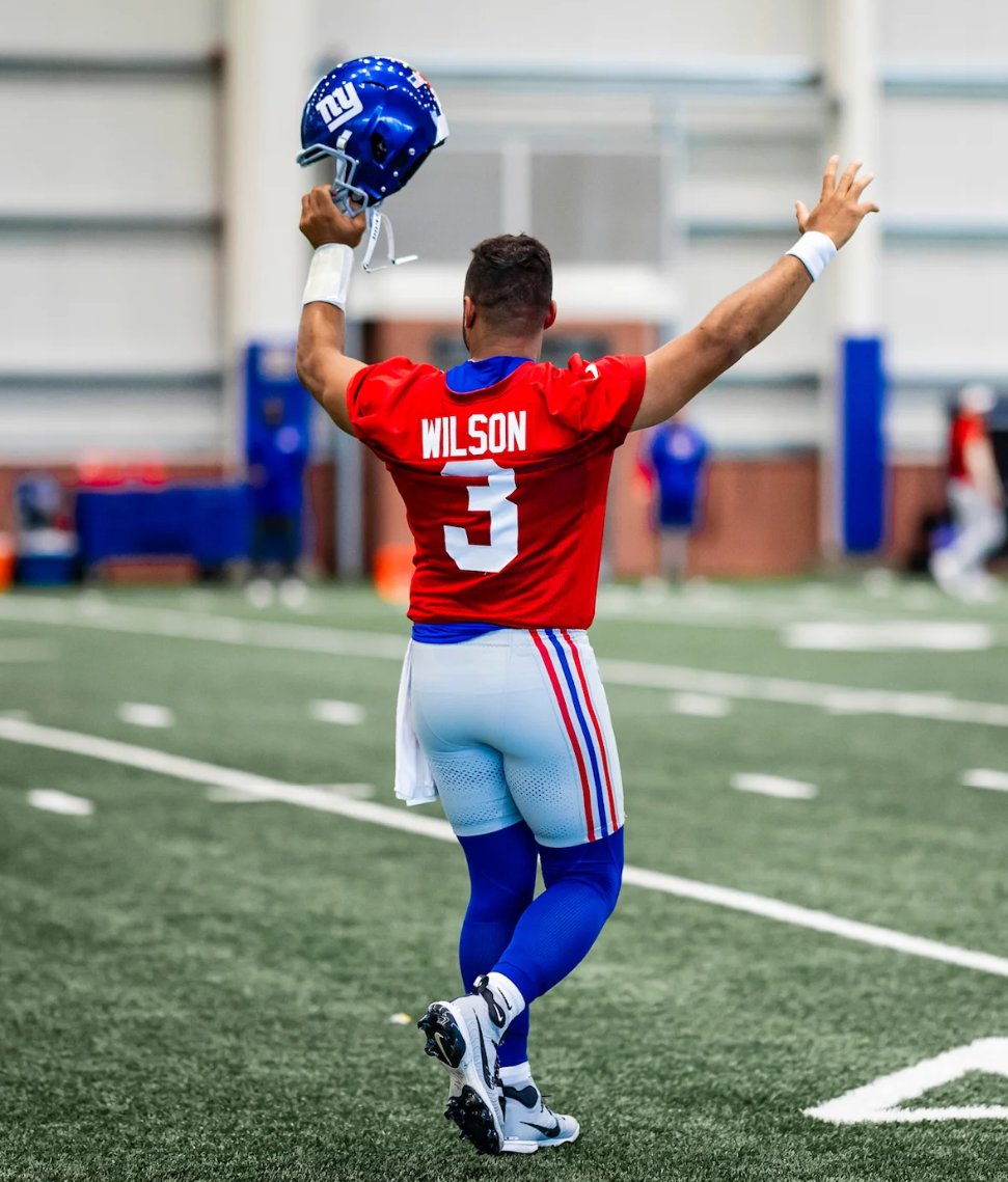 Gridiron_Media_'s tweet image. Russell Wilson was 8 of 14, 4 TD (3 to Malik Nabers) today, per Connor Hughes.
Giants mainly worked in the red zone so TD numbers are a bit misleading.
But overall, nice!