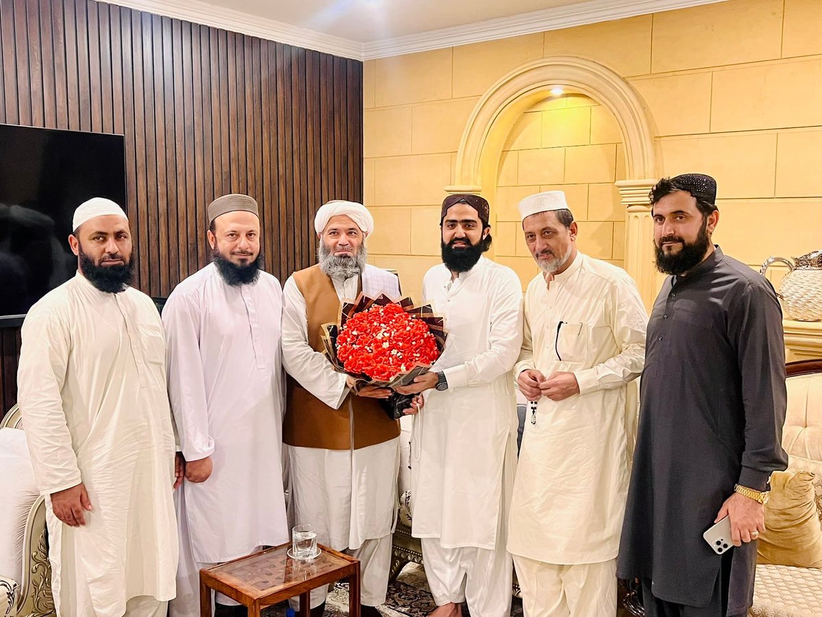 GulzarAhmadJUI's tweet image. اسلام آباد : نو منتخب سینیٹر مولانا عطاء الحق درویش کی فرزند قائد جمعیت مولانا اسجد محمود کیساتھ ملاقات 
مولانا اسجد محمود نے سینیٹر منتخب ہونے پر مبارکباد دی اور گلدستہ پیش کی۔