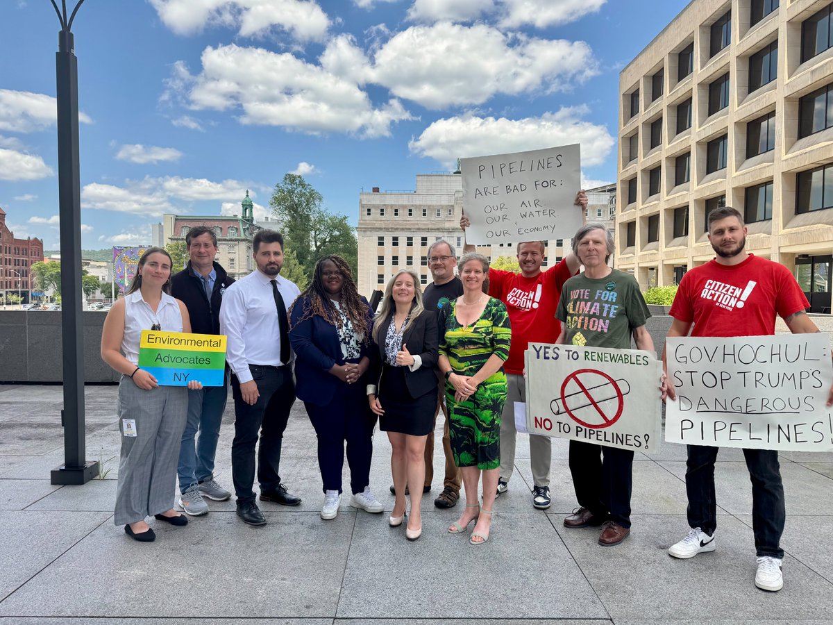 FrackAction's tweet image. Today in Binghamton, we sent a clear message that New Yorkers want clean water, not Trump's dangerous pipelines!
@GovKathyHochul: reject the previously-reviewed-and-denied NESE and Constitution pipelines to protect our water! @NYSDEC @SenatorLeaWebb @AMKelles