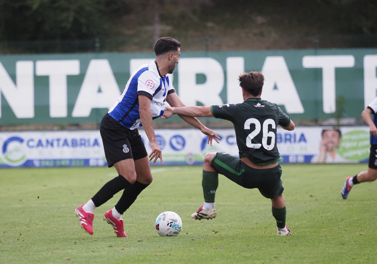 RealAvilesInd's tweet image. ⏱️ 67' | ¡Disparo desviado de @RHdez7!
💪 Tras dos saques de esquina consecutivos, lo intentaron los blanquiazules con un disparo lejano
🟩⬜ RAC 1-1 RAI 🟦⬜
#PretemporadaRAI 🔵⚪🔴