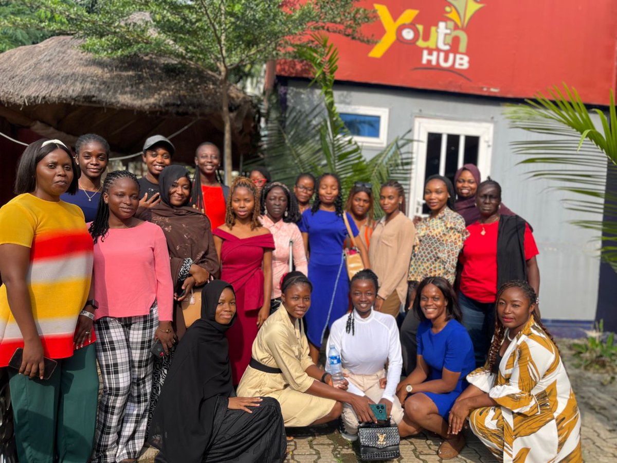 Honored to facilitate a powerful session on Austerity Measures in Nigeria with the @YoungUrbanWomena dynamic platform by @actionaidnigeria 💪🏽📚

#austerity