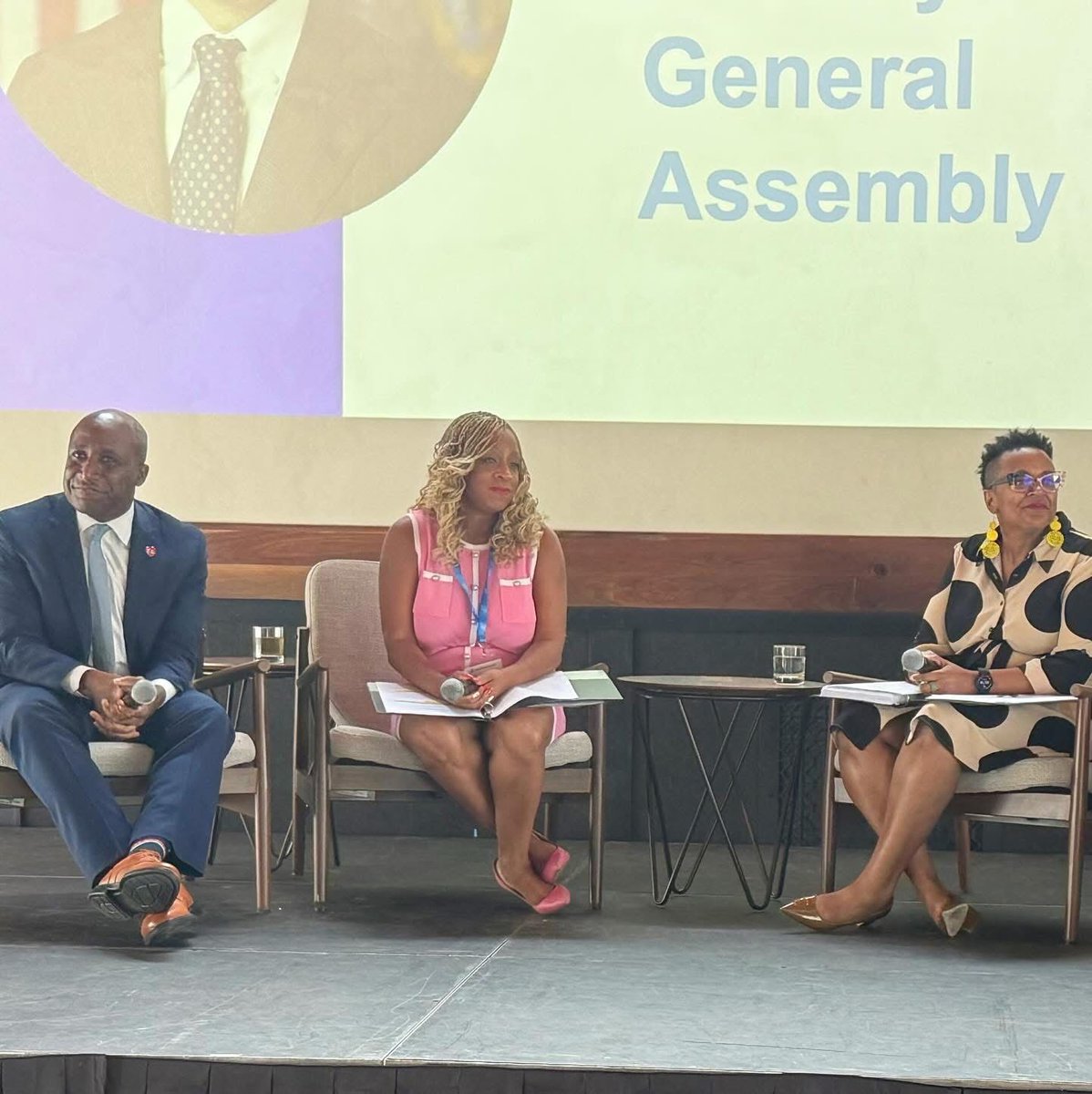 CouncilmemberJG's tweet image. I was honored by participate in a panel discussion about housing policy with @senatorsaval, @mayorlucaskc, and Philadelphia Chief Housing Officer Angela Brooks!
This panel was a part of the Local Power Summit, which brought together elected officials and community leaders to…
