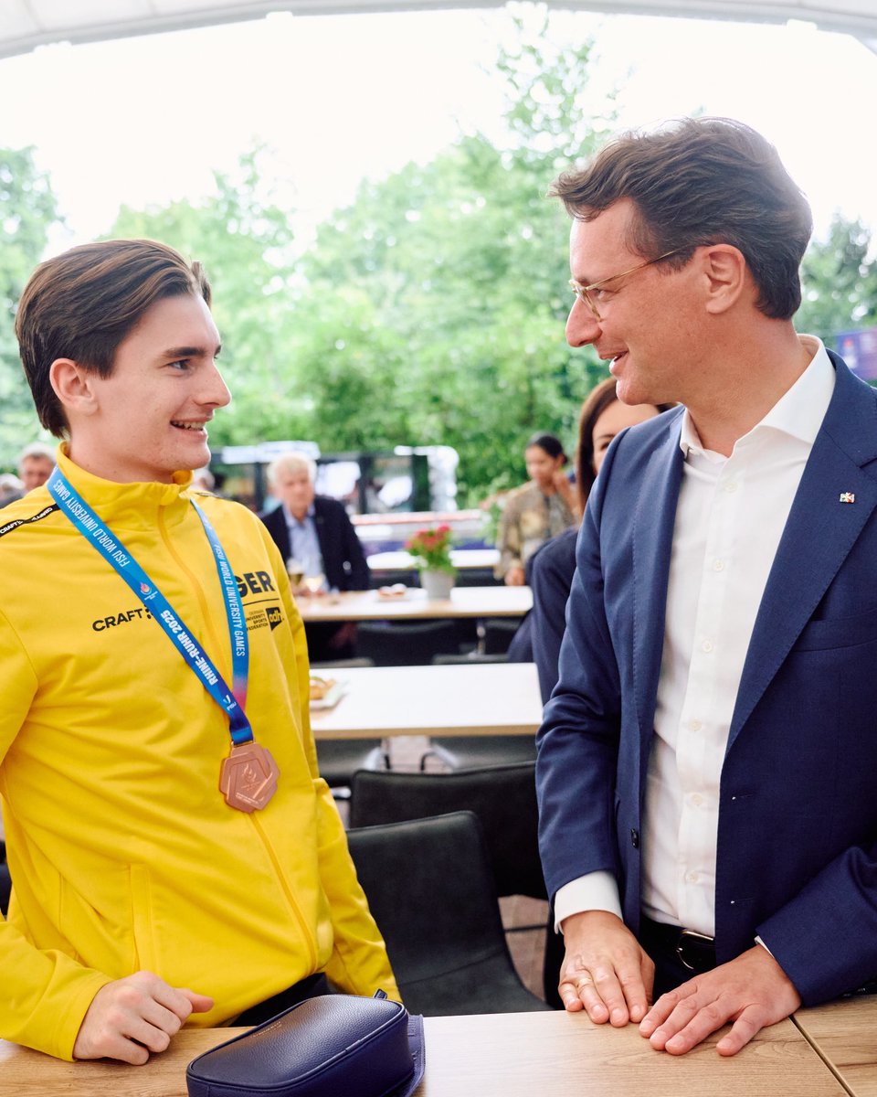 landnrw's tweet image. „Wir wollen Gastgeber für Olympische & Paralympische Spiele an Rhein & Ruhr werden.“ Mit diesen Worten hat MP @HendrikWuest den #SportlandNRW-Empfang am Rande der @FISU World University Games eröffnet. Im Fokus: Spitzensport & die Bedeutung internationaler Sport-Events für #NRW.