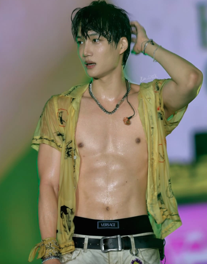 AboutMusicYT's tweet photo. Kai of EXO at the Waterbomb festival recently. https://t.co/SNerKE7M99