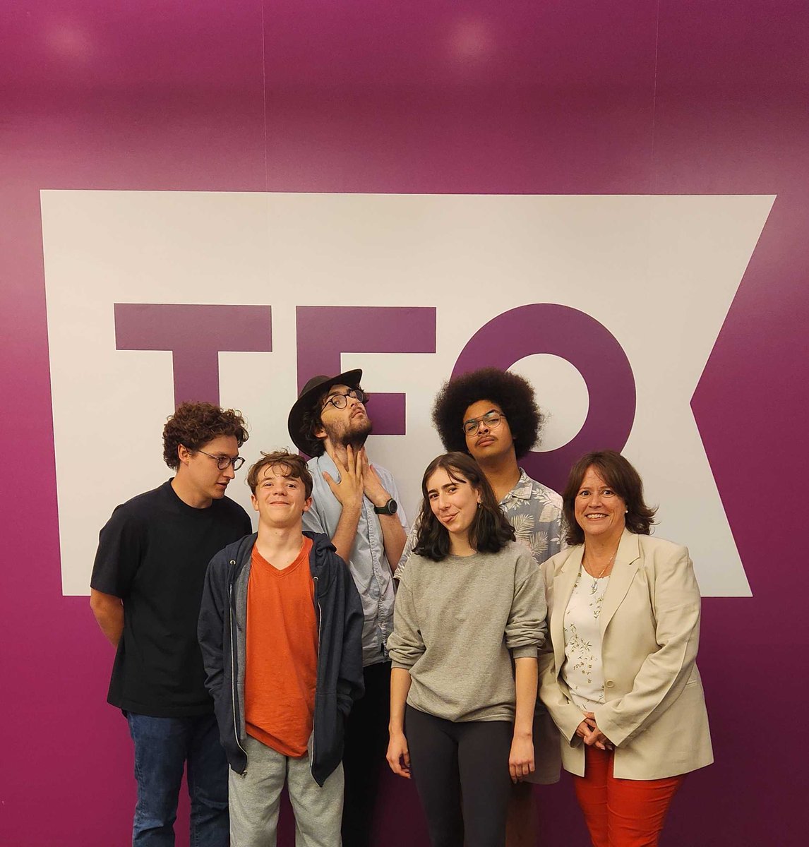 🤝 Cette année encore, TFO a eu le privilège d’accueillir Alston, Étienne, Isabelle et Mats, les jeunes prodiges du prix Coups de Cœur du Concours LOL Mort de rire 2025.

Leur mission? Créer leur propre capsule humoristique dans un cadre professionnel, guidés par nos équipes.