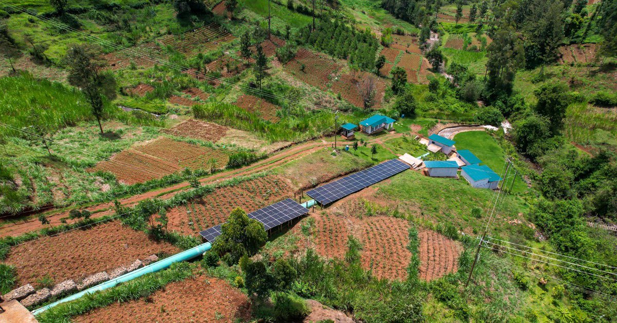 marcosathias's tweet image. Minigrids are transforming Africa's energy landscape, delivering site-specific and tailored real-time needs to communities.💡
See how these systems, often dismissed as "complex", are forming the backbone of distributed renewable energy.🔋
Learn more: go.undp.org/wJH