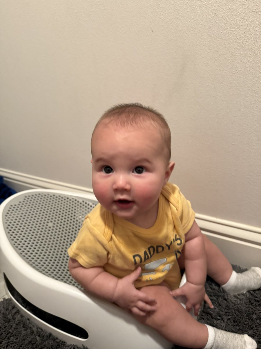 ktran55's tweet image. +7,150 on the day.
That’s the same as grinding 15 back-to-back 12-hour ER shifts… where lunch breaks are a luxury.
Now I’m clocking out and clocking in with my family with my wife by my side, and baby in my arms.
This is why I kept showing up. 💛
$ES $NQ