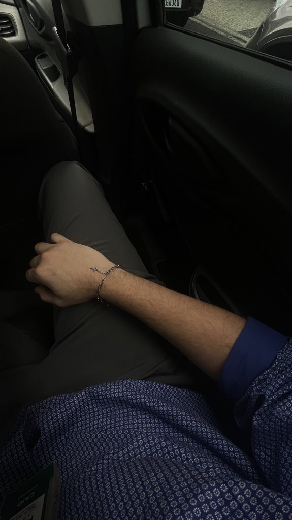 selenputa's tweet image. senta aqui do meu lado