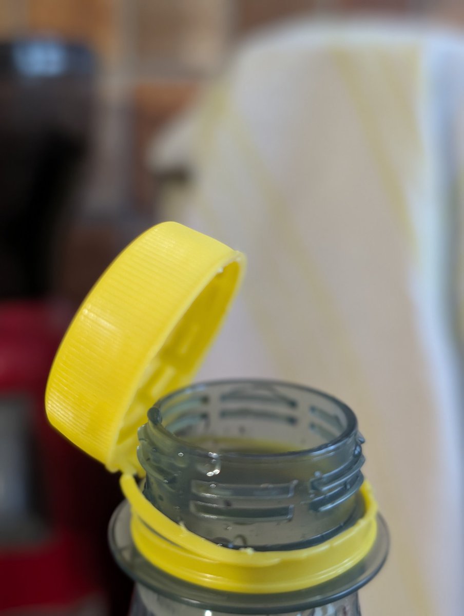 l_jo_jean's tweet image. Les #BouchonsJaunes se joignent au mouvement du #10septembre2025 @_Gilets_Jaunes_ parce que trop c'est trop! La @EU_Commission et les gouvernements en place qui ont fait allégeance à Davos pourrissent nos vies. Temps de faire appliquer le référendum de 2005 #StopUE #Frexit