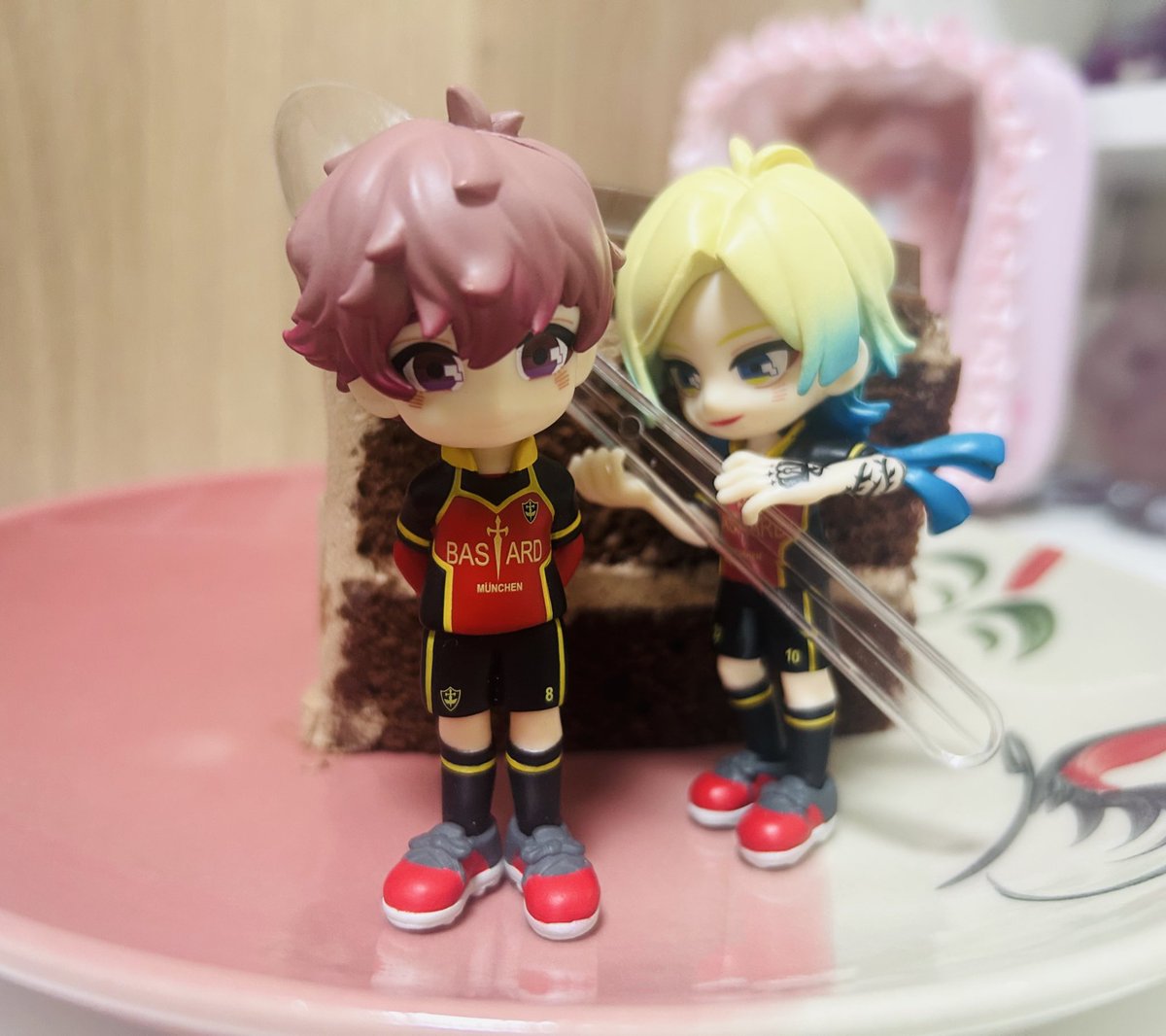 nessburger's tweet image. i feed the kainesslings very often 🍰