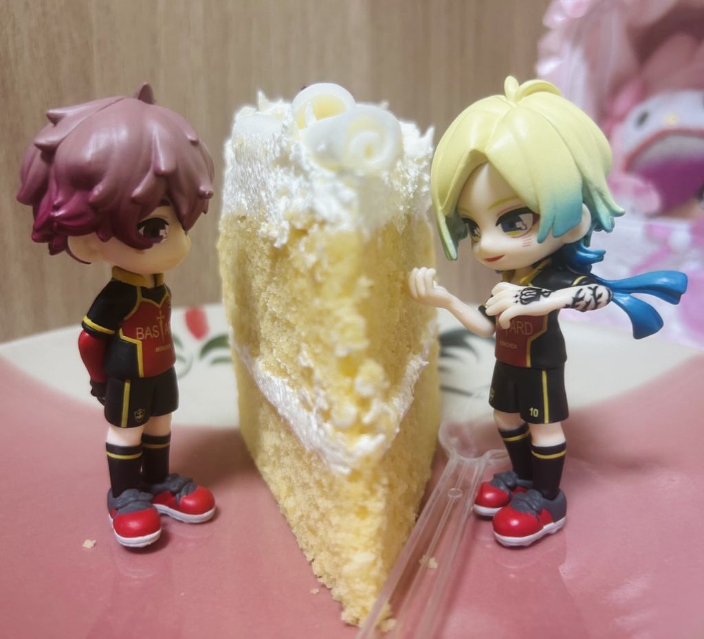 nessburger's tweet image. i feed the kainesslings very often 🍰