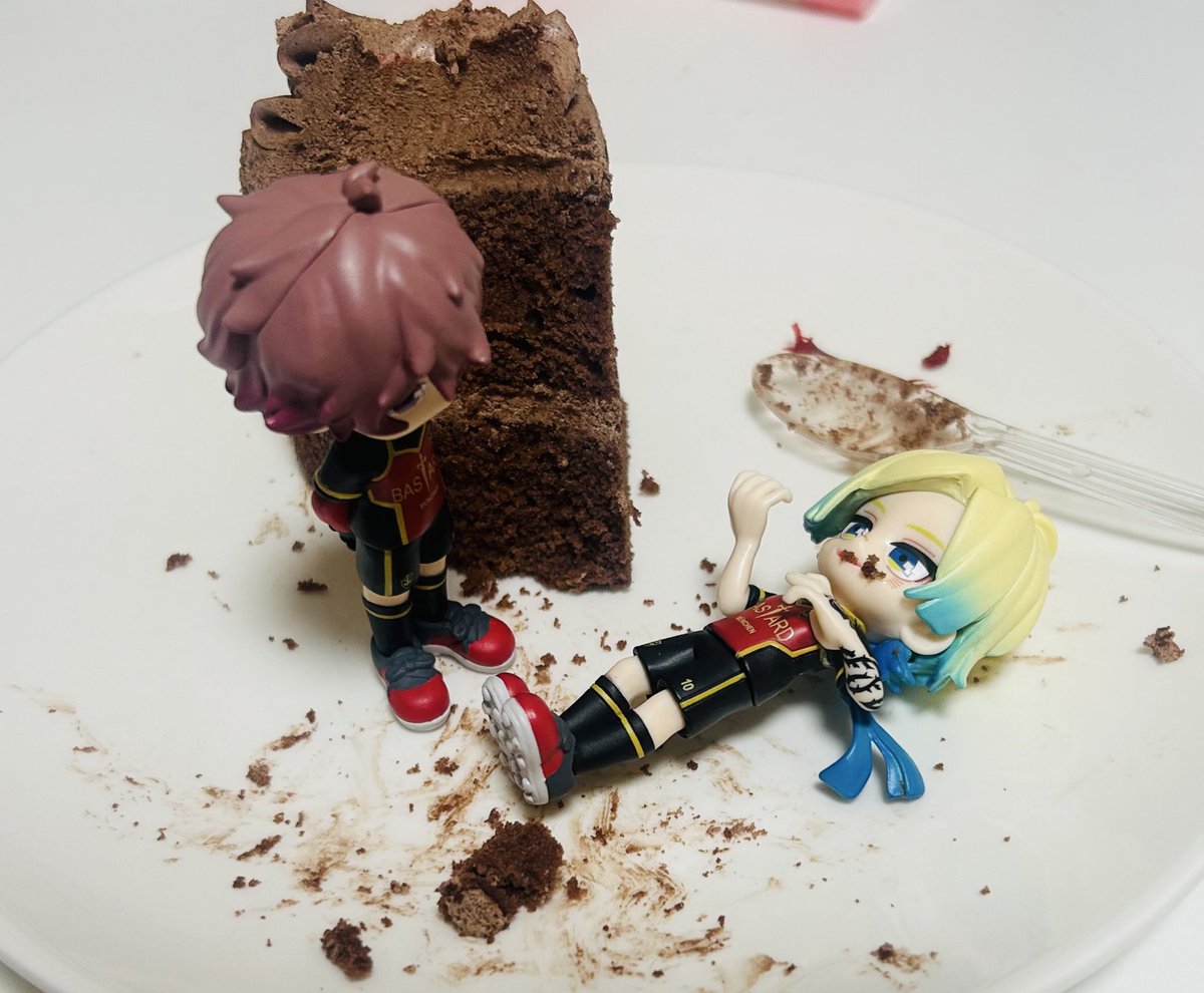 nessburger's tweet image. i feed the kainesslings very often 🍰