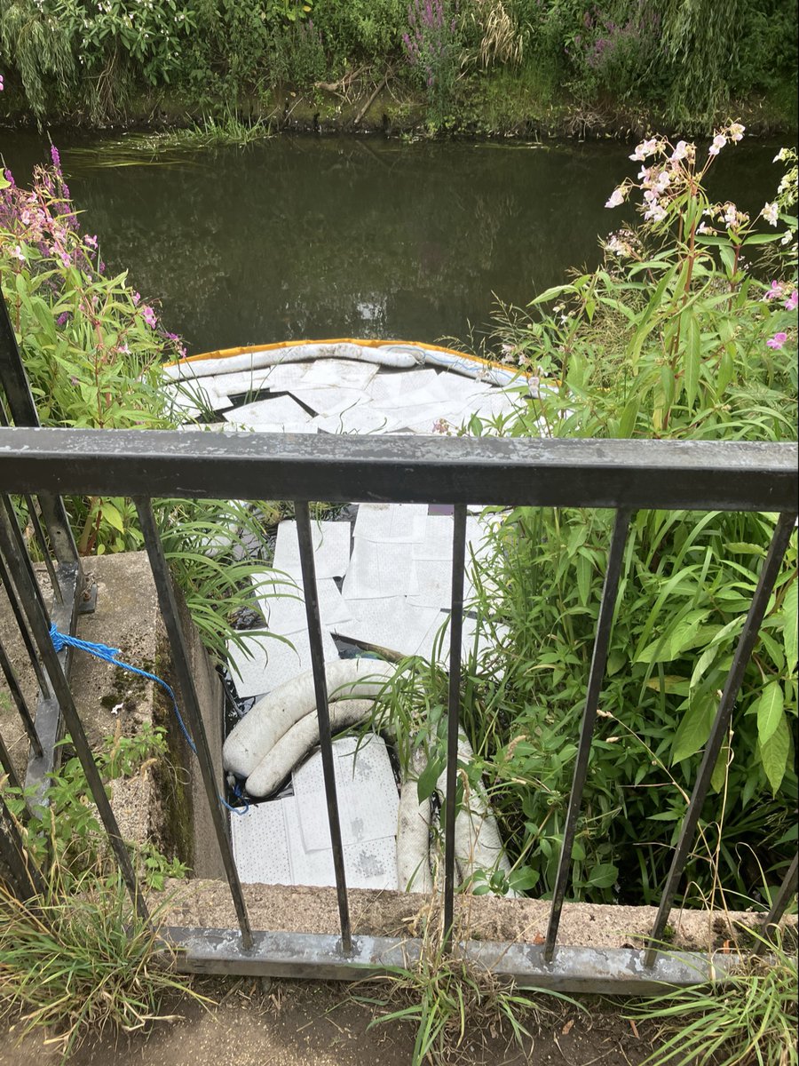 EnvAgencyMids's tweet image. We are continuing to check for environmental impacts from a pollution incident on the River Sow in Stafford.
If you see further issues please call our 24/7 hotline on 0800 807060.