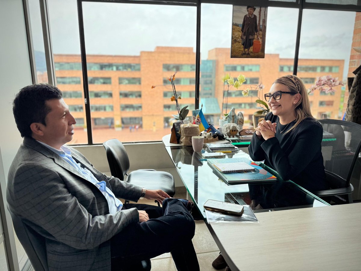 IDECUTCundi's tweet photo. 🧵Cada martes, el diálogo con los alcaldes se consolida como un espacio fundamental para escuchar sus retos, compartir propuestas y fortalecer el vínculo entre el gobierno departamental y las comunidades.
#Idecut https://t.co/PolMfuj3DH