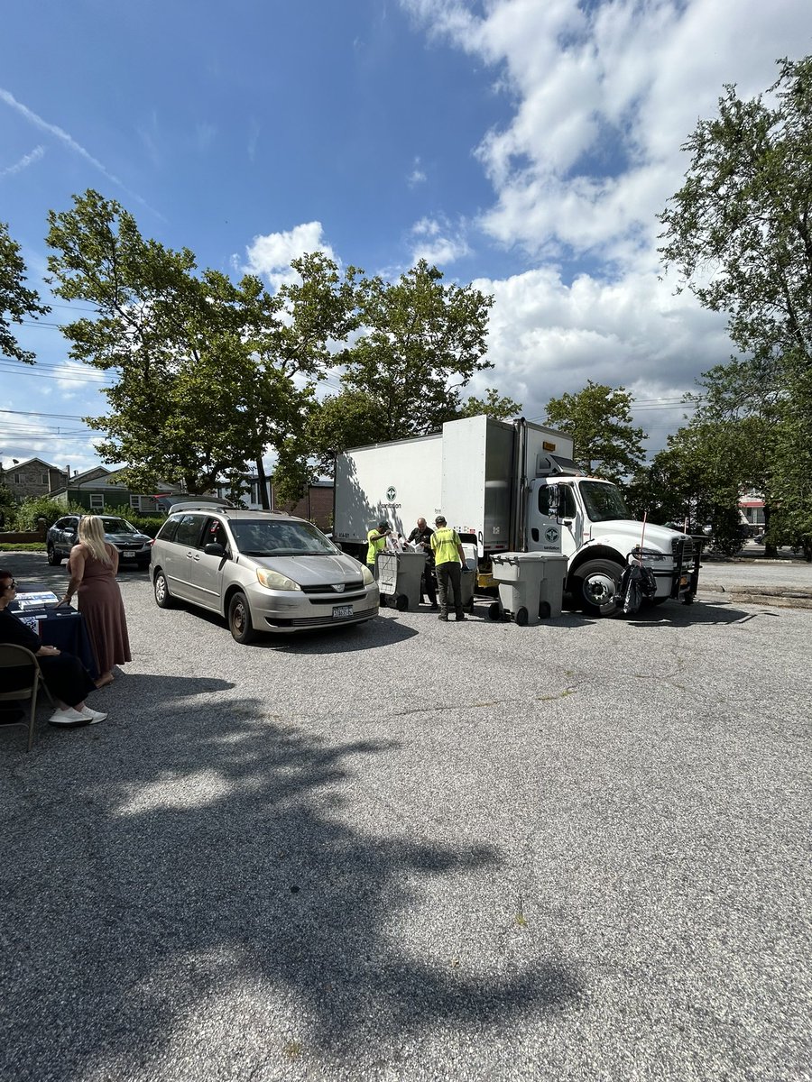 KristyMarmorato's tweet image. What a morning!
Our shredding event was a huge success โ thanks to everyone who stopped by to safely shred their documents! ๐
Big thank you to @NYCSanitation for partnering with us to make this possible! โป๏ธ
We love seeing our district come together for events like this!