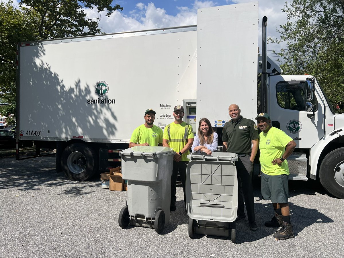 KristyMarmorato's tweet image. What a morning!
Our shredding event was a huge success โ thanks to everyone who stopped by to safely shred their documents! ๐
Big thank you to @NYCSanitation for partnering with us to make this possible! โป๏ธ
We love seeing our district come together for events like this!