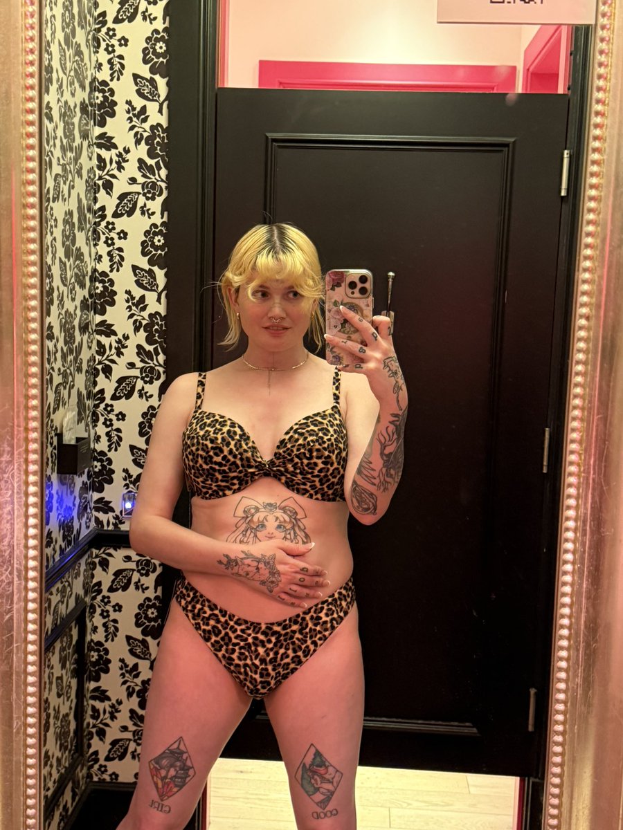 adoeable_'s tweet image. this is your reminder to eat — your body and transition will thank you ->> +50lbs over the past few years