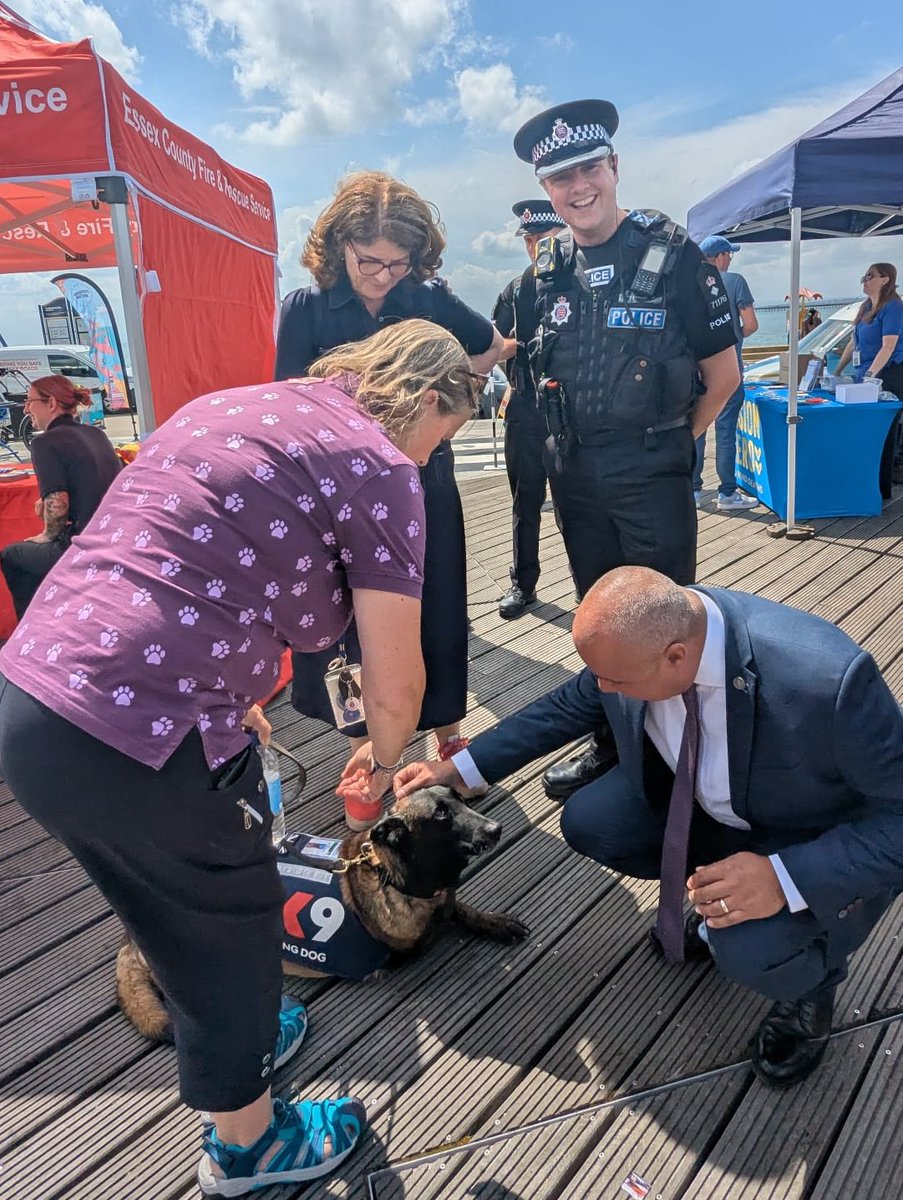 DavidBSampson's tweet image. 🚔 Great to welcome the Policing Minister @DianaJohnsonMP to Southend and Leigh with @BayoAlaba today!
We showed her around, spoke about the challenges we faced last year, as well as the positive work being done as part of the Summer Safer Streets Campaign! 🚔