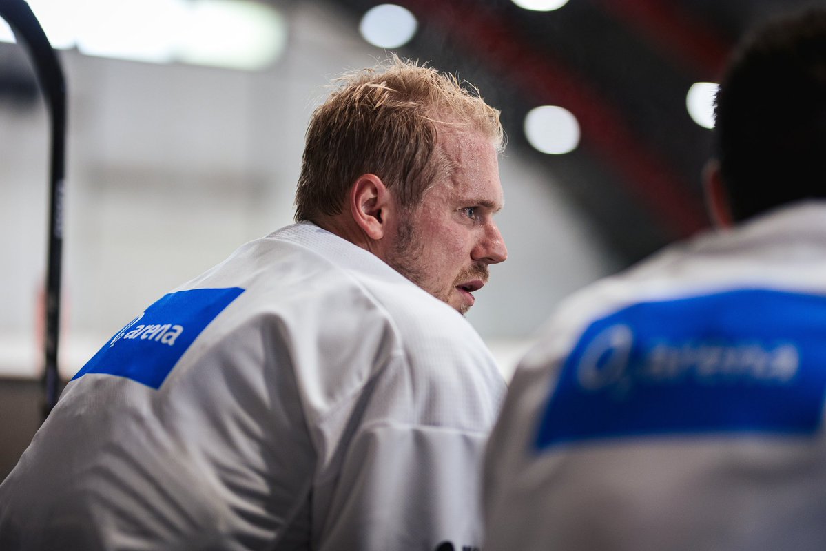 HCSpartaPraha's tweet image. 🎙️ V naší aplikaci HC Sparta+ si můžete pustit rozhovory s Romanem Horákem a Filipem Chlapíkem po prvním společném tréninku na ledě. 📲