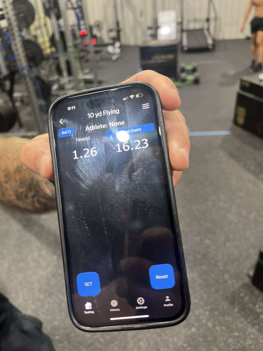 1.26 5 yard build 10 yard fly!!!!! First time running full speed after hamstring injury. Getting right for the season with <a href="/Coach_Roc3/">Rocco Yauger, MS, CSCS</a> 🔥🔥🔥🔥🔥