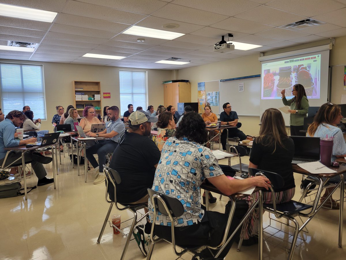 NISDTeachLearn's tweet photo. Our Engagement Academy is in full swing at @NISDBrennan, and it's incredible to see so many eager learners getting ready to crush the upcoming school year. Let's go, Bears! ๐ป #NISDeNgage #NISD #LetsTeachAndLearnNISD #ThisIsNorthside #BeLegendary https://t.co/ozOVFt46Am