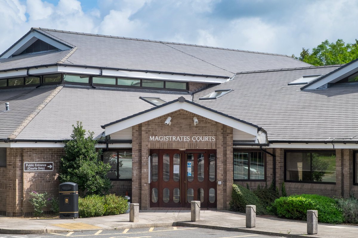 LBCNewsWales's tweet image. Vascular surgeon Neil Hopper, originally from Aberystwyth, has appeared in court, charged with fraud.
The 49-year-old is accused of misleading insurers by claiming he lost both his legs due to sepsis.