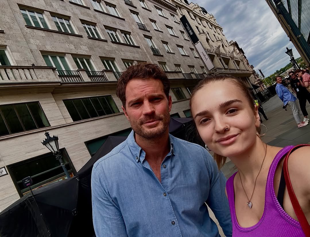 NEW • Jamie Dornan posing for photos with fans on set of 12 12 12 in Budapest | July 24, 2025

📷 boglarka_oszfolk