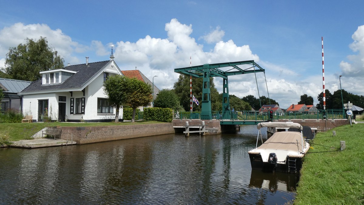 BjT_weer's tweet photo. Goedemiddag
@OmropFryslan @lc_nl @provfryslan @visitfriesland @weerverteller @janvissersweer @weermanrobert @jordiweerman @EdAldus @helgavanleur @MeteoVoorne @RoosmarijnKnol @marcopverhoef @whoebert @Alpenweerman
Prima hollands zomerweer vandaag in #Mildam #Friesland #DeTjonger https://t.co/vqaHVo07qP
