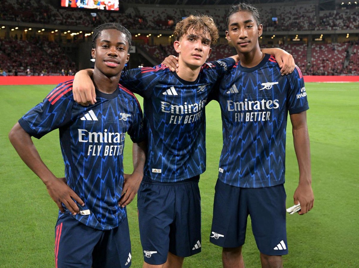 DailyAFC's tweet image. 📸 Arsenal youngsters, Josh Nichols, Max Dowman, and Marli Salmon, after beating AC Milan. 💎