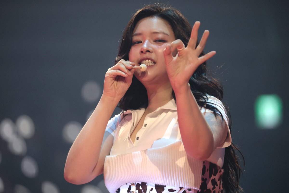 250719 HQ 🍈🐶👌 #TWICE #토와이스 #JEONGYEON #정연 #ジョンヨン