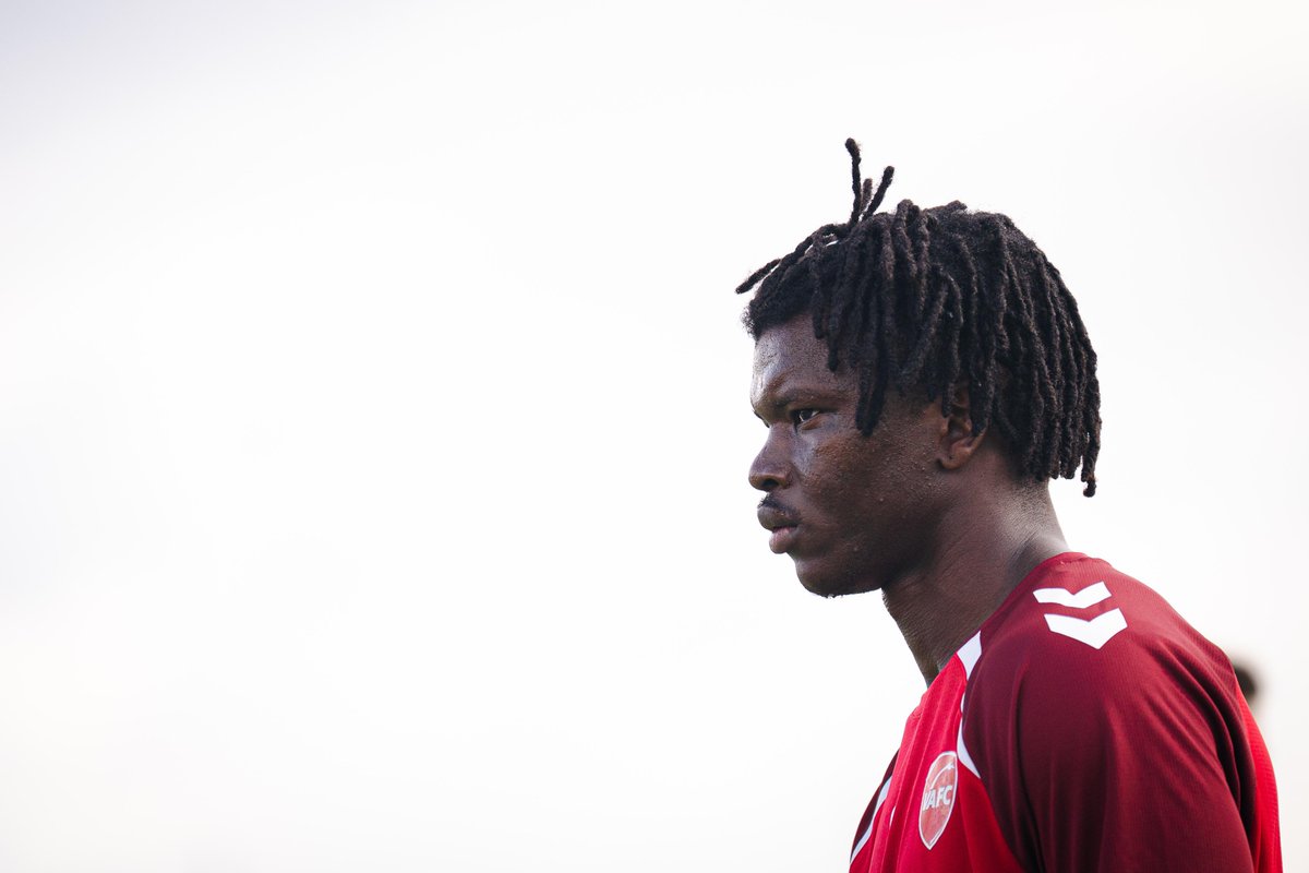 Nos Rouge &amp; Blanc sont à l’échauffement avant ce match face à l’Entente Feignies-Aulnoye 🔥

📄 Le XI : Lacombe - A.Diomandé - Coeff - Thomas - Wahib - Rouaï - Sissoko - Baghdadi - Buades - Ipiélé - Courtet

📺 Le match sera à suivre en direct vidéo commenté sur notre application