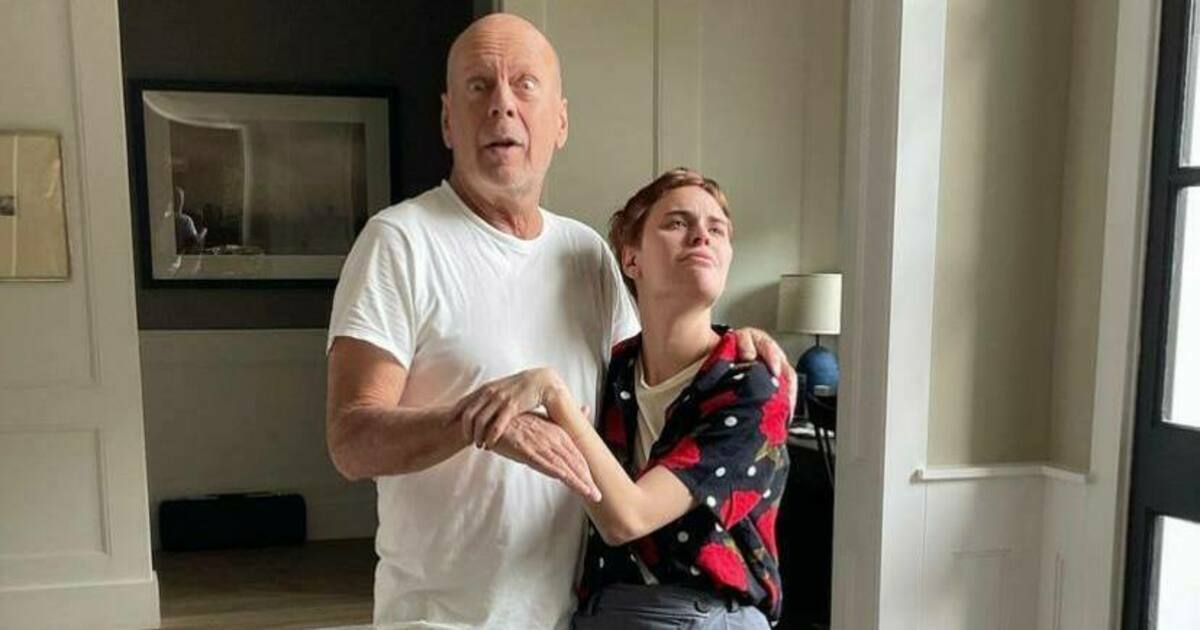 Gianl1974's tweet image. Bruce Willis doesn't have much time left — the actor's family reported that he can no longer speak, read, or even walk
He is in the final stage of frontotemporal dementia. The disease has consumed his memory, speech, body, and memories of his career. Willis is now 70 and is…