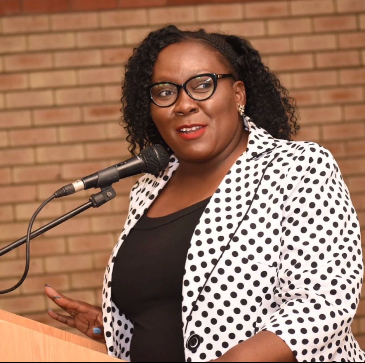 Musa_Khawula's tweet image. Nomagugu Simelane used her government position to move money from the KZN Department of Agriculture directly into her family’s company. The deal was done in 2019. There is a signed expenditure report. The evidence is complete. The paper trail is clean and it leads straight to…