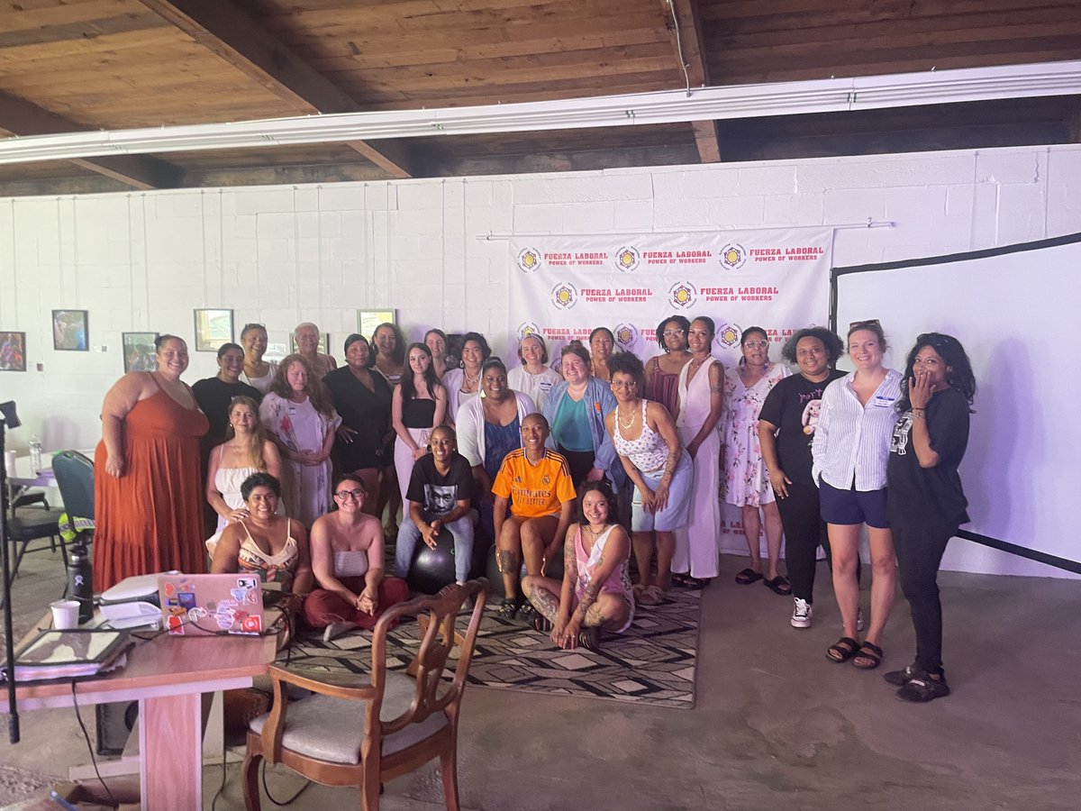 Fuerza_Laboral's tweet image. "All in Doula training" at Fuerza's Building!
During their inaugural session July 18-20th, 25 new doulas graduated and got certified!!
Organized by Rosa Sierra and Susie Finnerty who were inspired to honestly and accessibly train others for the realities of providing support