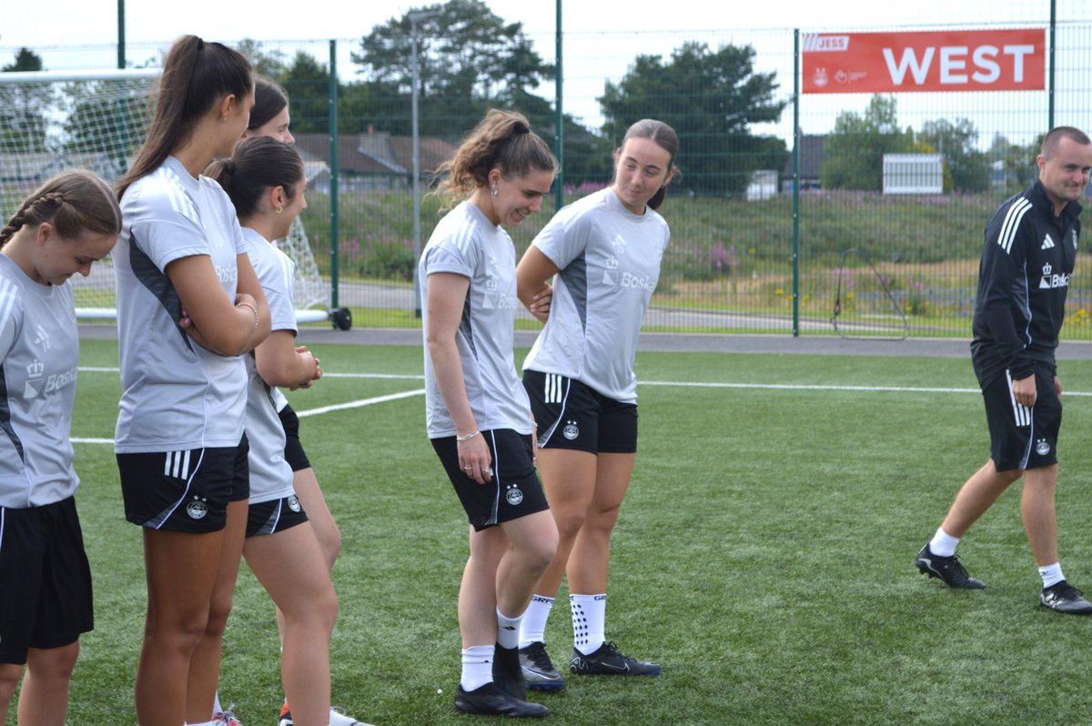 AFCCT's tweet image. 📸 Some snaps from the Aberdeen FC Women's visit!👏