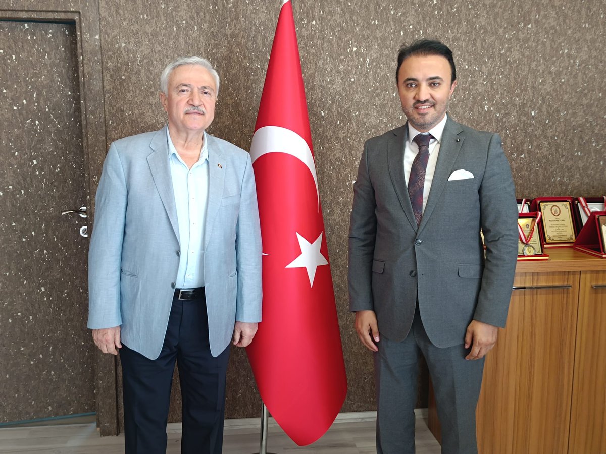 Zülfü DEMİRBAĞ (@zulfudemirbag23) on Twitter photo Tunceli'deyiz
Ticaret İl Müdürü Kayahan Topal'ı ziyaret ederek görevinde muvaffakiyetler diledik.
<a href="/RTErdogan/">Recep Tayyip Erdoğan</a>
<a href="/abuyukgumus/">Ahmet Büyükgümüş</a>
<a href="/Akparti/">AK Parti</a> Tunceli'deyiz
Ticaret İl Müdürü Kayahan Topal'ı ziyaret ederek görevinde muvaffakiyetler diledik.
<a href="/RTErdogan/">Recep Tayyip Erdoğan</a>
<a href="/abuyukgumus/">Ahmet Büyükgümüş</a>
<a href="/Akparti/">AK Parti</a>